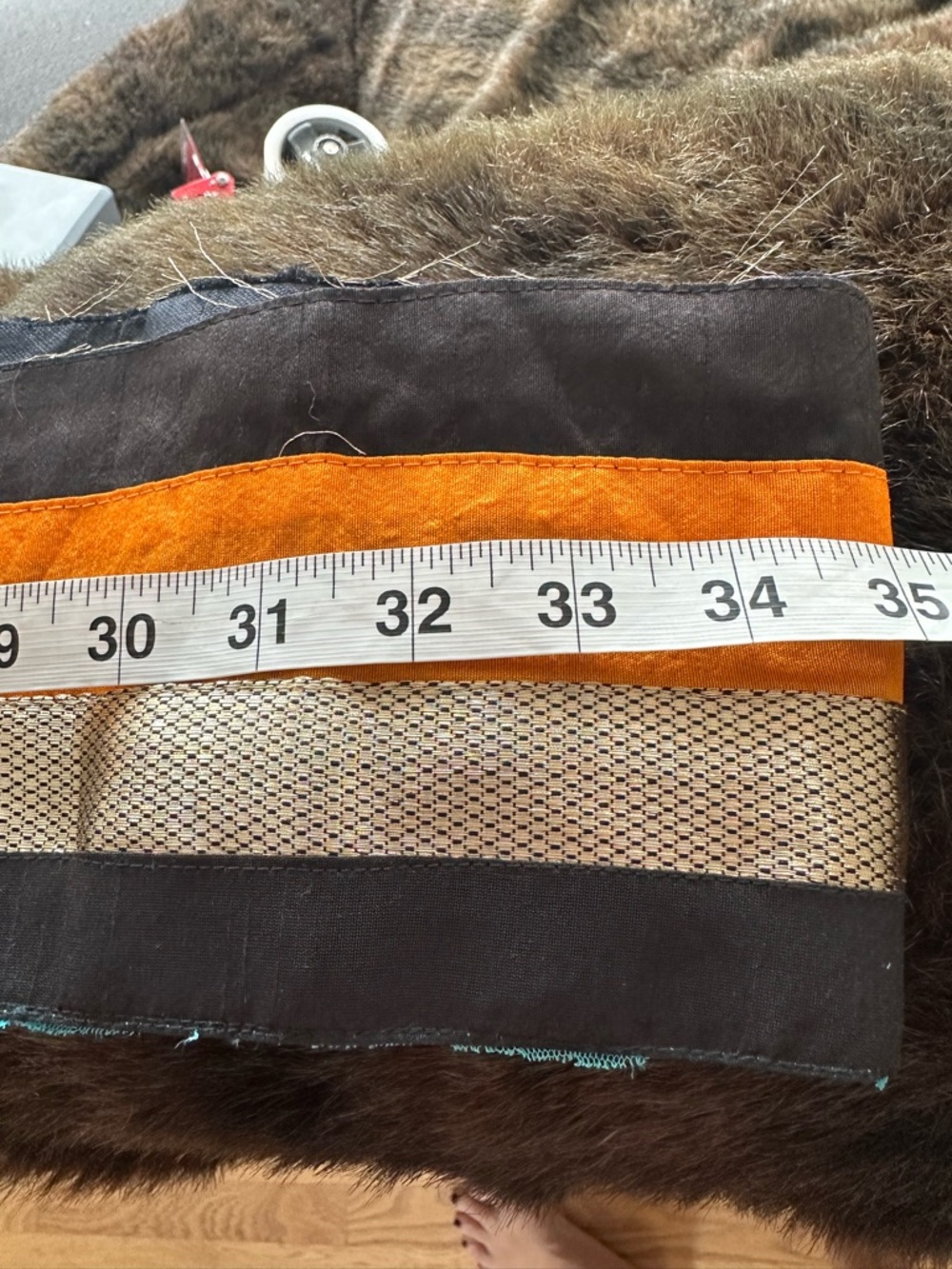 Beautiful Metallic Thread Hem - Picture 2 of 4